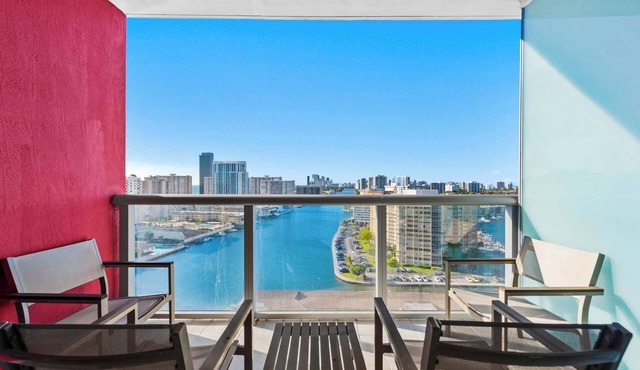 Peaceful Patio- Beachside Services - 18th Floor