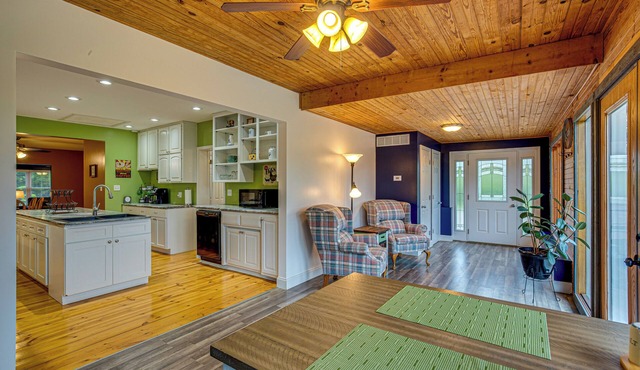 Peaceful Perry Home w/Patio - Pets Welcome!
