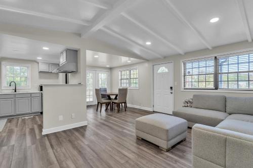 Peaceful Pet Friendly Chesapeake Escape home