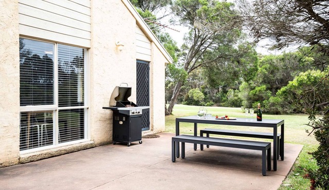 Peaceful Pet Friendly Escape at Bells Beach Cottages