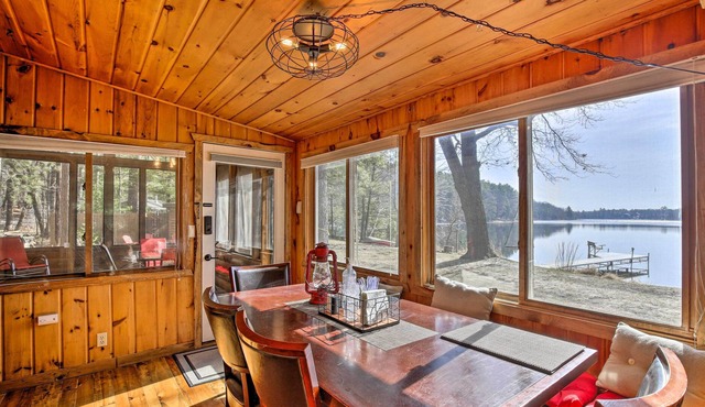 Peaceful Pike Lake Retreat w/ Dock and Kayaks!