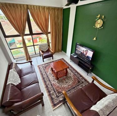 Peaceful Pines 4 ROOMS FULL AC & NETFLIX by EZYROOM MELAKA