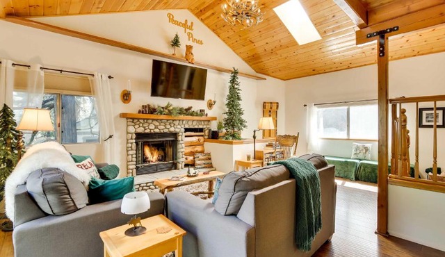Peaceful Pines Running Springs Home with 3 Decks