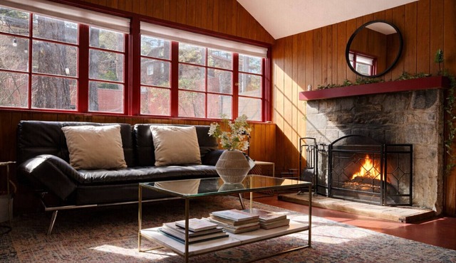 Peaceful Pines Stuga Near Ski Resort & Village