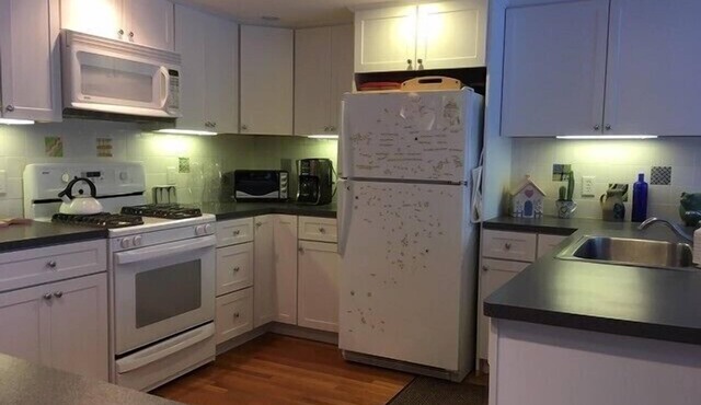 Peaceful Pond Front Getaway