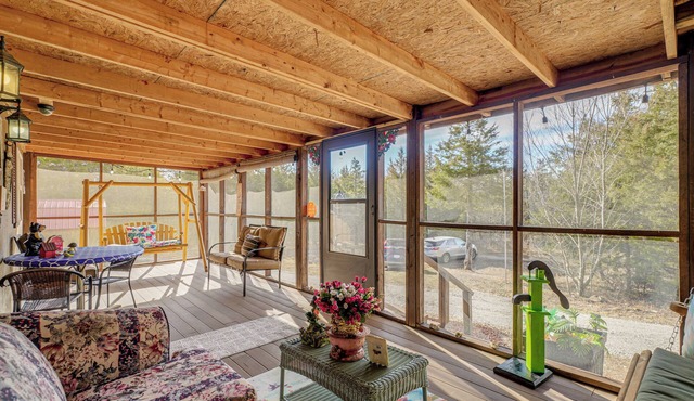 Peaceful Porch! Country Stay Near Elephant Rocks