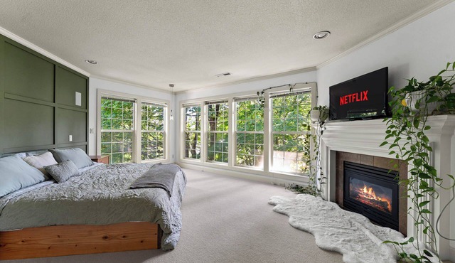 Peaceful Portland Retreat - Spacious House Family & Work Hub