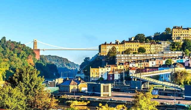 Peaceful & Pretty 2 bedroom flat near Clifton