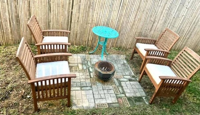 Peaceful Private Gated Patio Walk to Mall Publixnn