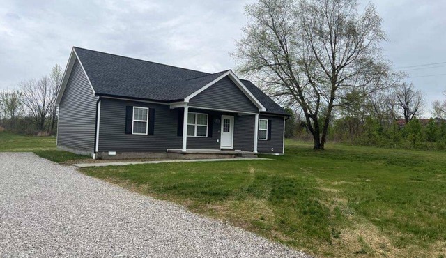 Peaceful private 3 bedroom & 2 bathroom new home near Mammoth Cave.