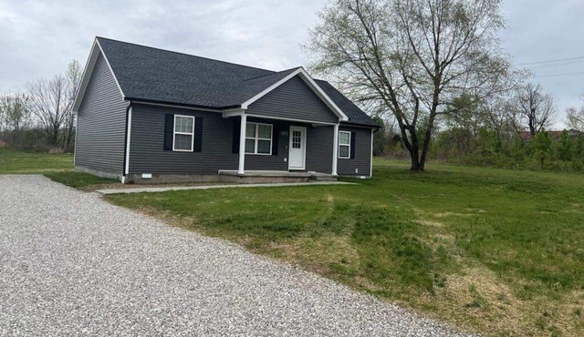 Peaceful private 3 bedroom & 2 bathroom new home near Mammoth Cave.