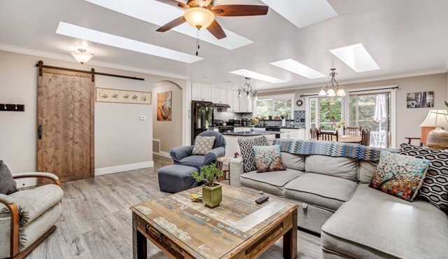 Peaceful, private 3BD home nestled in the redwoods