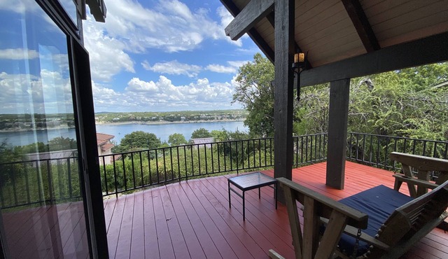 Peaceful, Private and Beautiful Water View Retreat on Lake Travis