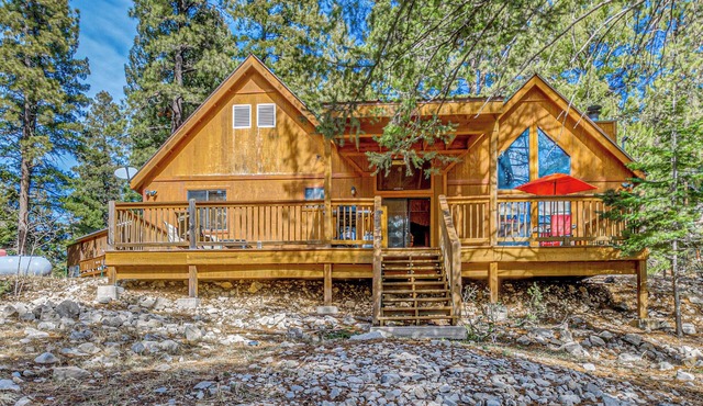 Peaceful & Private Cloudcroft Cabin with Deck!