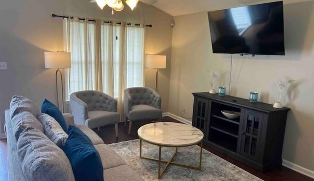 Peaceful Private Home near Moody, Wild Adventures