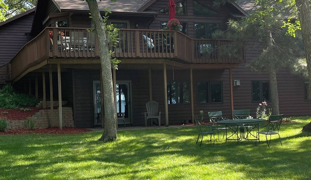 Peaceful, private Ottertail Lake Retreat
