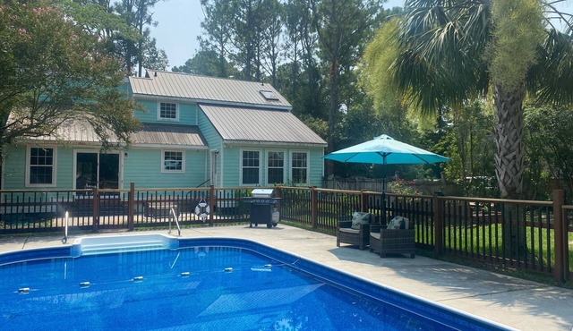 Peaceful private pool home dog friendly sleeps 8. large private lot fully fenced
