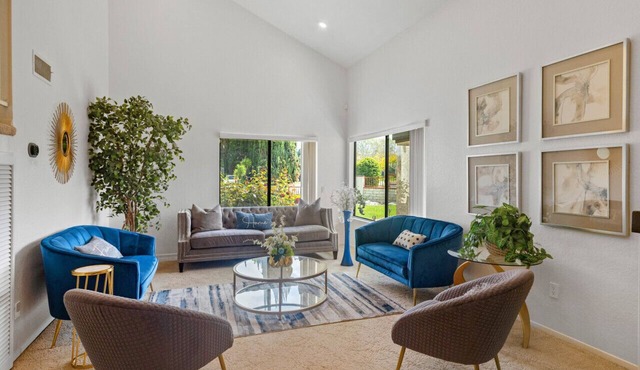 Peaceful Private Retreat In The Heart Of Town!