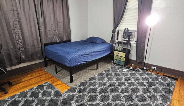Peaceful Private Room for Solo trip near Forest Park/U.City/Delmar Loop/Pagedale