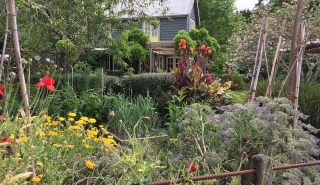 Peaceful, private, stylish rural retreat.French inspired, light, airy, spacious.