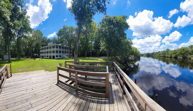 Peaceful property on the historic Suwannee River.
