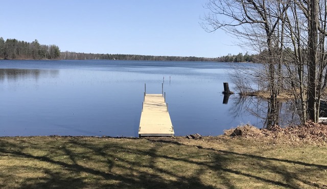 Peaceful, quaint cabin on Big Wolf Lake in Lewiston
