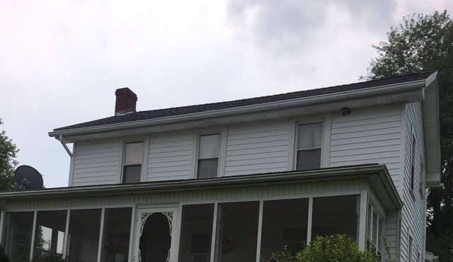 Peaceful Quaint Old Farm House & Barn on 45 acres of fields & woods