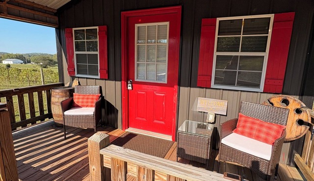 Peaceful Quiet Cozy Tiny Home W/Country Views. 20 min. to Downtown Bowling Green