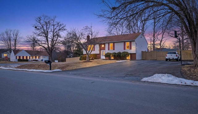 Peaceful Quiet Home Near Quantico Base Quick Access to I-95 & Fredericksburg