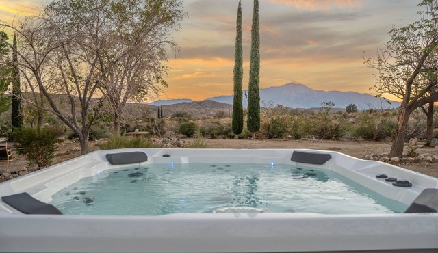 Peaceful Ranch House on 10 Acres! Hot Tub/Mountain Views