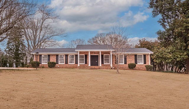 Peaceful Ranch Home - 4BR/3BA