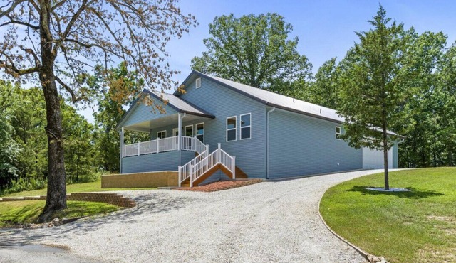 Peaceful Ranch w/Hot Tub and Lake Views