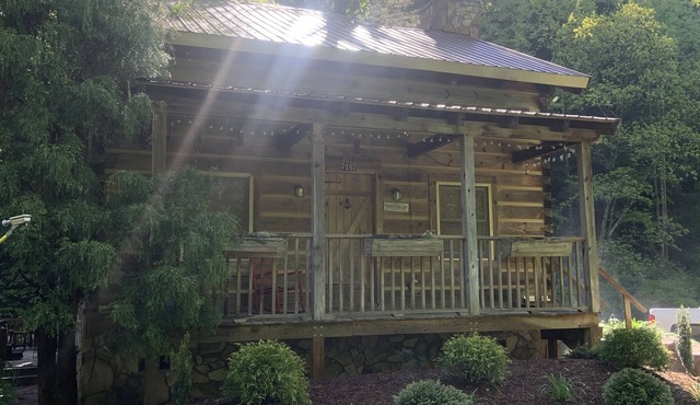 Peaceful Real Log Cabin Rushing Trout Stream Jacuzzi Hot Tub