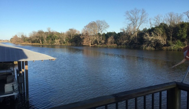 Peaceful. Relaxing. Fun. Bring boat. Fish, shop, explore!