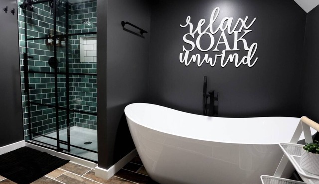 Peaceful, relaxing, family friendly, fully updated 3-bedroom house in Bellville