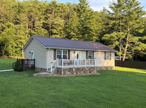 Peaceful, Relaxing, & Private Home Away from Home with Fire Pit