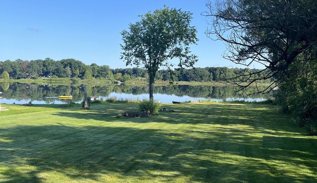 Peaceful & Relaxing Battle Creek Lake House┃Kayaks, Paddle Boards & Fire Pit