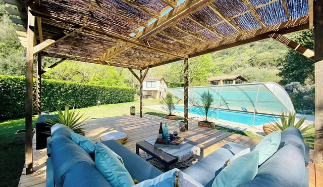 Peaceful retreat at the foot of Black Mountain