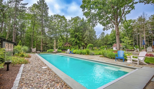 Peaceful Retreat Compound 10 Minutes to Great Barrington!