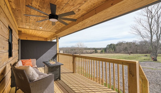 Peaceful Retreat 1 bedroom full kitchen Only 15 min from town Crossville