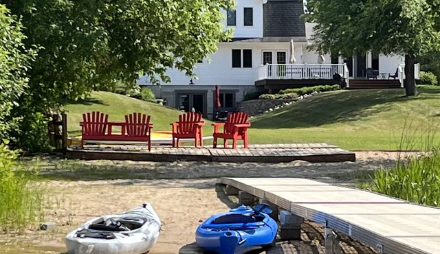 Peaceful Retreat for Families/Couples/Groups - All Sports Lake w/Kayaks & SUP's