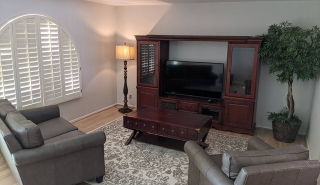 Peaceful Retreat Home in 55+. Golf, Fishing & Emergency Services in Community.