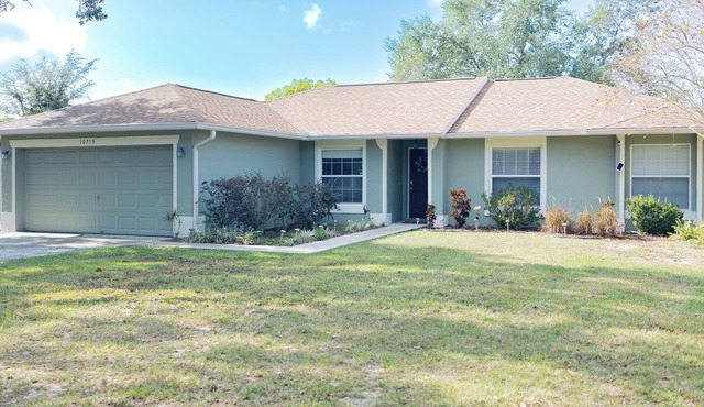 Peaceful retreat near Clermont lakes. RelaxUnwind