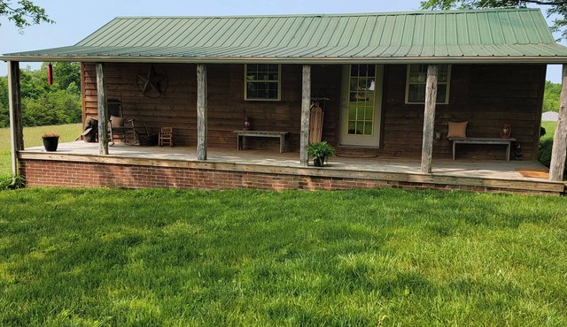 Peaceful retreat on the historic 1794 Litsey estate near Springfield, Kentucky.