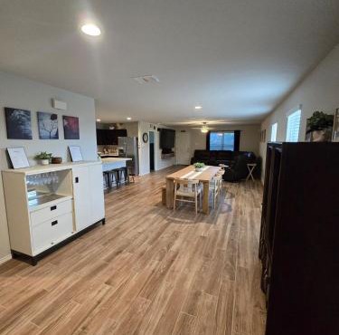 Peaceful Retreat Outside the City 3BED 2BATH