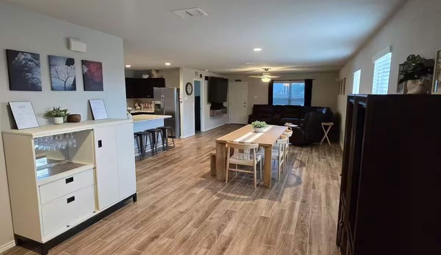 Peaceful Retreat Outside the City 3BED/2BATH