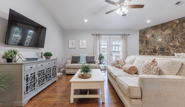 Peaceful Retreat - PERFECT LOCATION!