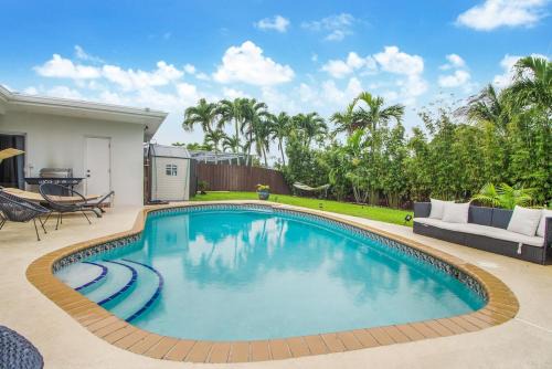 Peaceful Retreat With A Pool 15 Min Away Beach