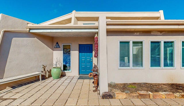 Peaceful retreat with tons of privacy, patio, gas fireplace & wood burning stove