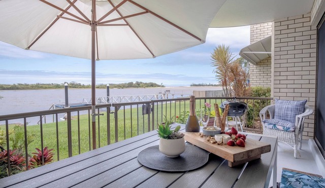 Peaceful River Front Escape Short walk to Ocean St